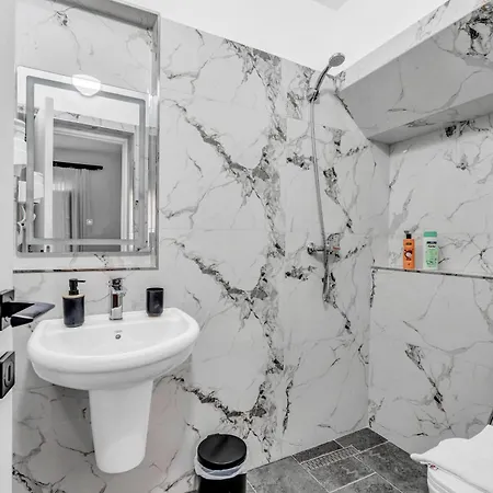 Nika's Guest house 3*