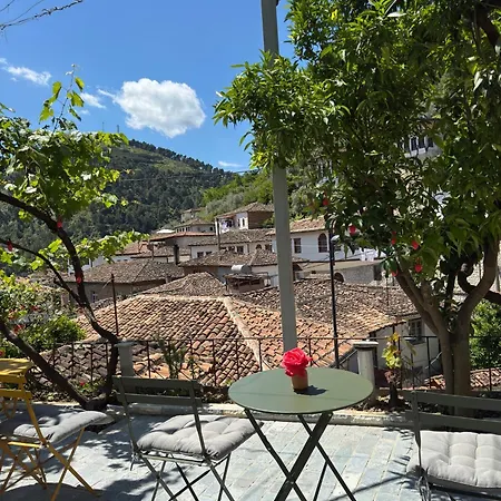 Nika's Guest house 3*