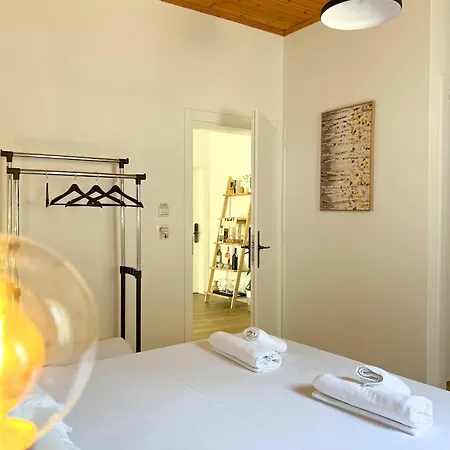 Nika's Guest house *