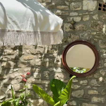 Nika's בית הארחה בראט